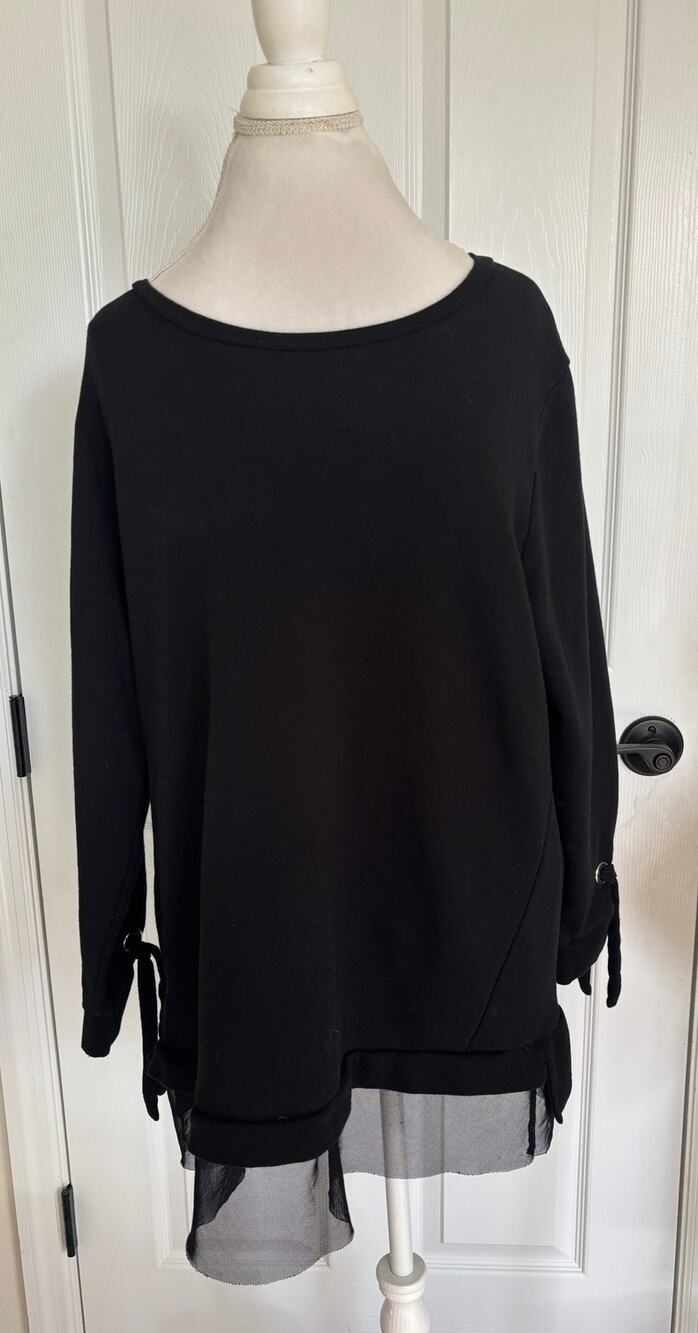 Torrid Black Long Sleeve Sheet with Tie Wrist and Sheer detail Trim Size 1X